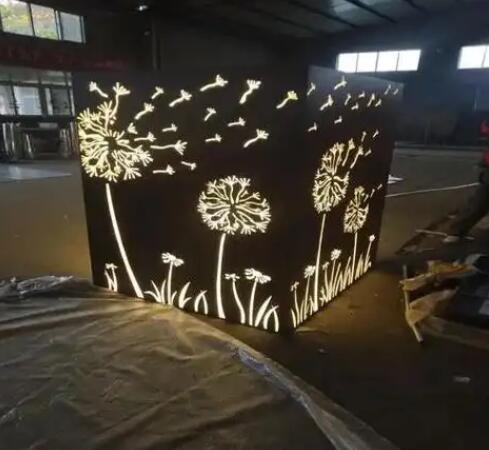 绥棱耐候钢灯箱